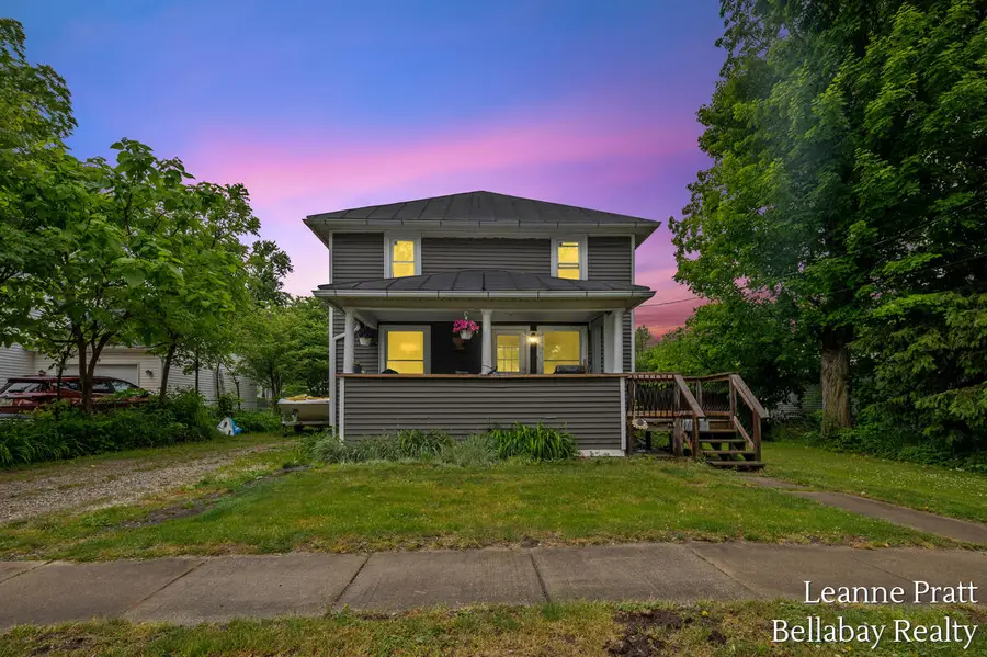 727 E Clinton Street, Hastings, MI 49058 - #2