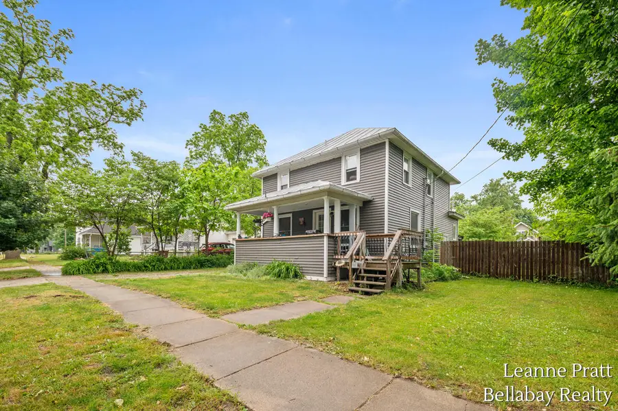 727 E Clinton Street, Hastings, MI 49058 - #3
