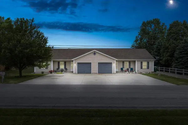 22710 Diamond Cove Street, Cassopolis, MI 49031