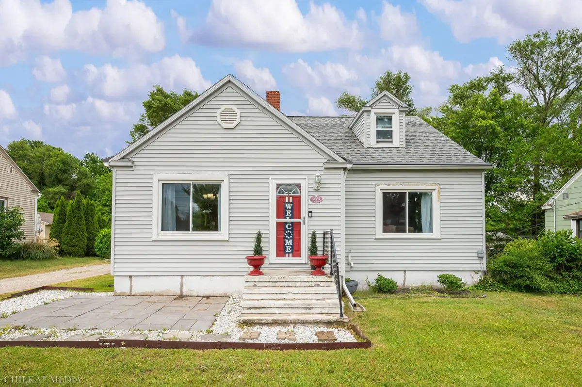 2225 S Cleveland Avenue, Saint Joseph, MI 49085 - #1