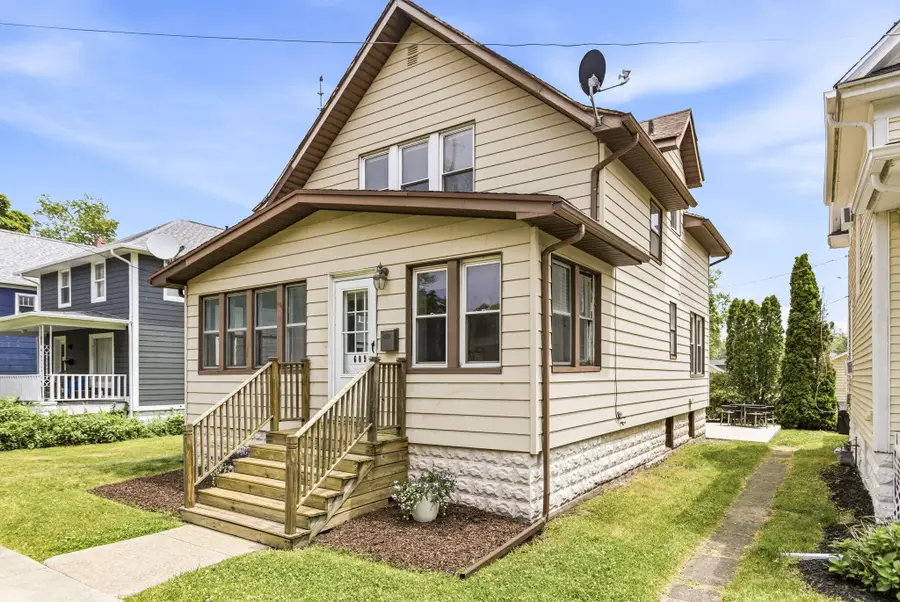 609 Wayne Street, Saint Joseph, MI 49085 - #3