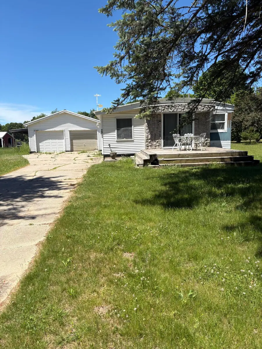 2841 Whites Bridge, Belding, MI 48809 - #2