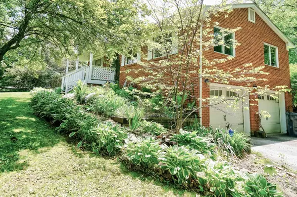8235 N Territorial Road, Dexter, MI 48130
