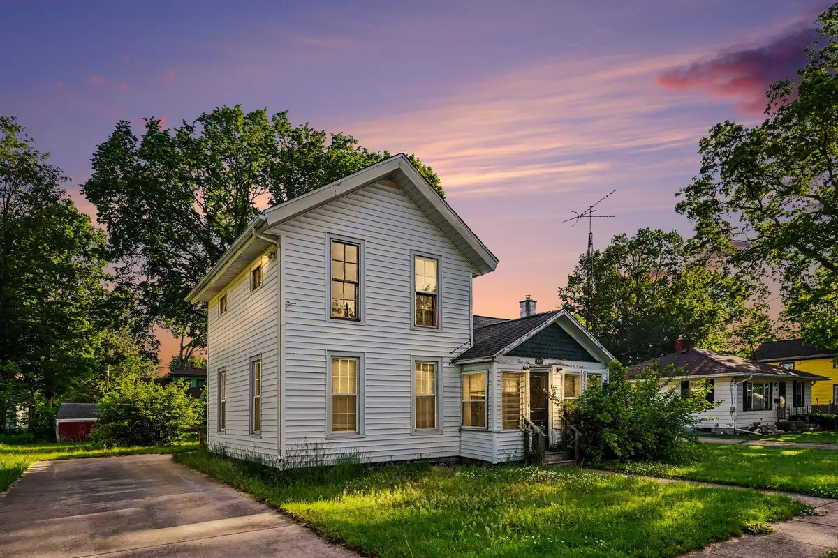 307 E State Street, Vicksburg, MI 49097 - #1