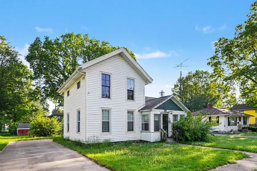 307 E State Street, Vicksburg, MI 49097 - #2