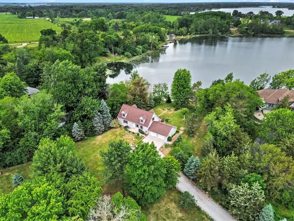 10130 Emerald Court, Brooklyn, MI 49230