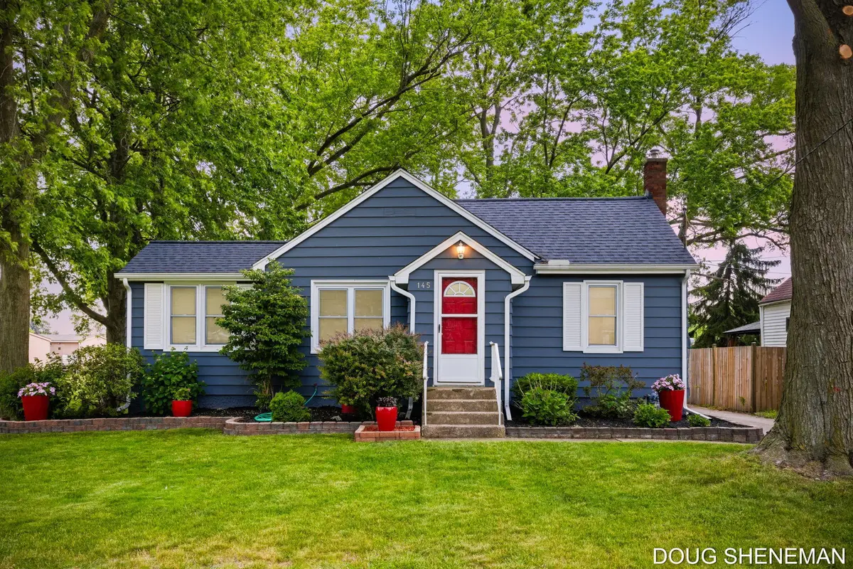 145 W Roosevelt Avenue, Zeeland, MI 49464 - #1