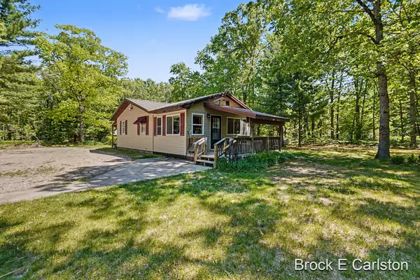 17455 Hoxeyville Road, Wellston, MI 49689