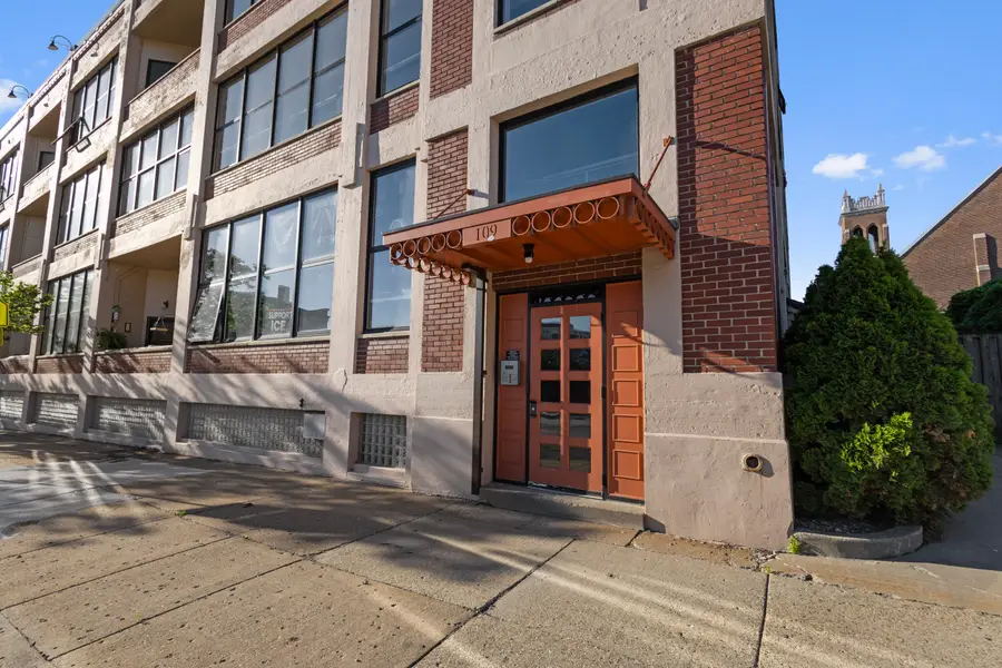 109 W Washington Avenue #20, Jackson, MI 49201 - #2