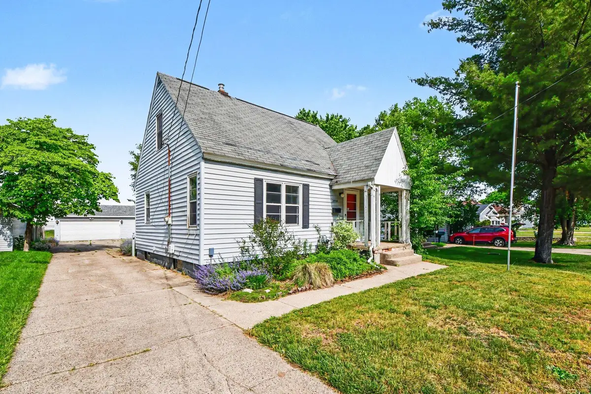 2909 Union Avenue Se, Grand Rapids, MI 49548 - #1
