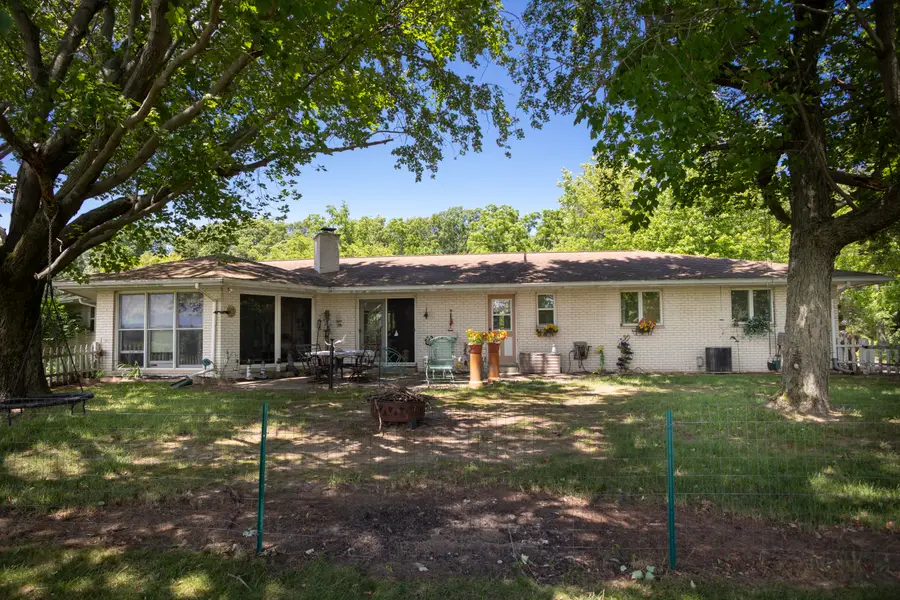 1550 E Y Avenue, Vicksburg, MI 49097 - #3