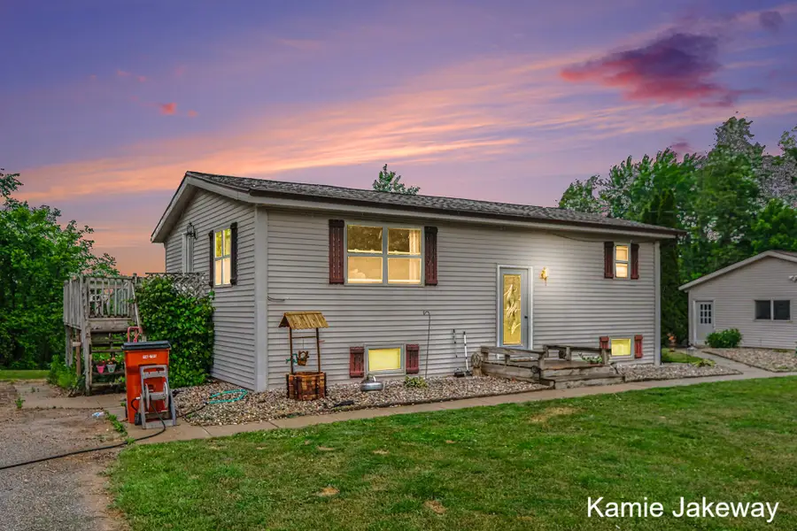 8395 Mcarthur Avenue Ne, Belding, MI 48809 - #2