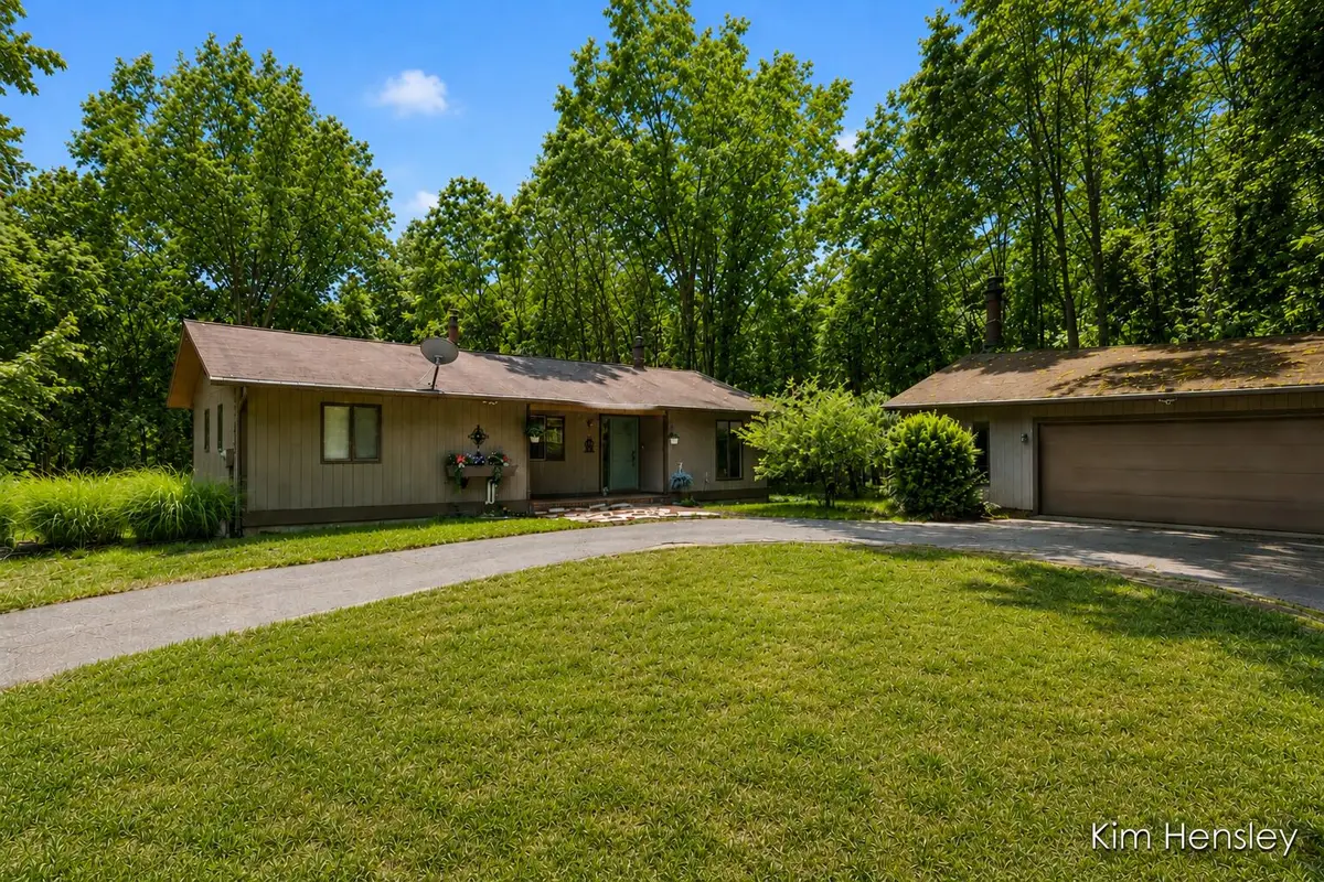 4736 Burton Street Se, Grand Rapids, MI 49546 - #1