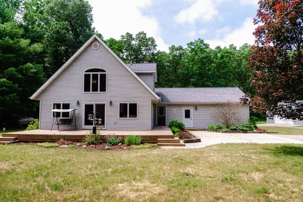 9880 S Spruce Avenue, Newaygo, MI 49337