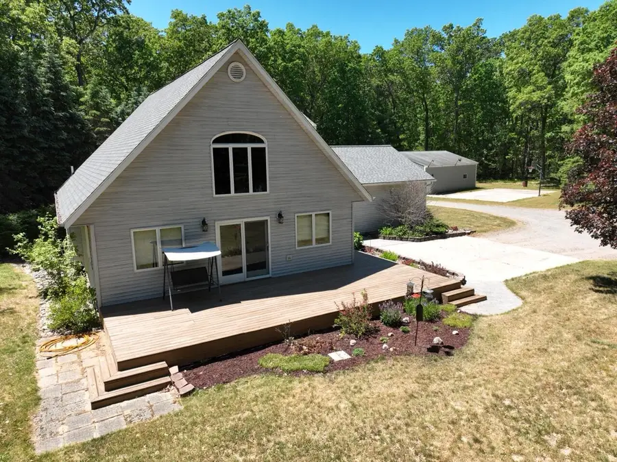 9880 S Spruce Avenue, Newaygo, MI 49337 - #2