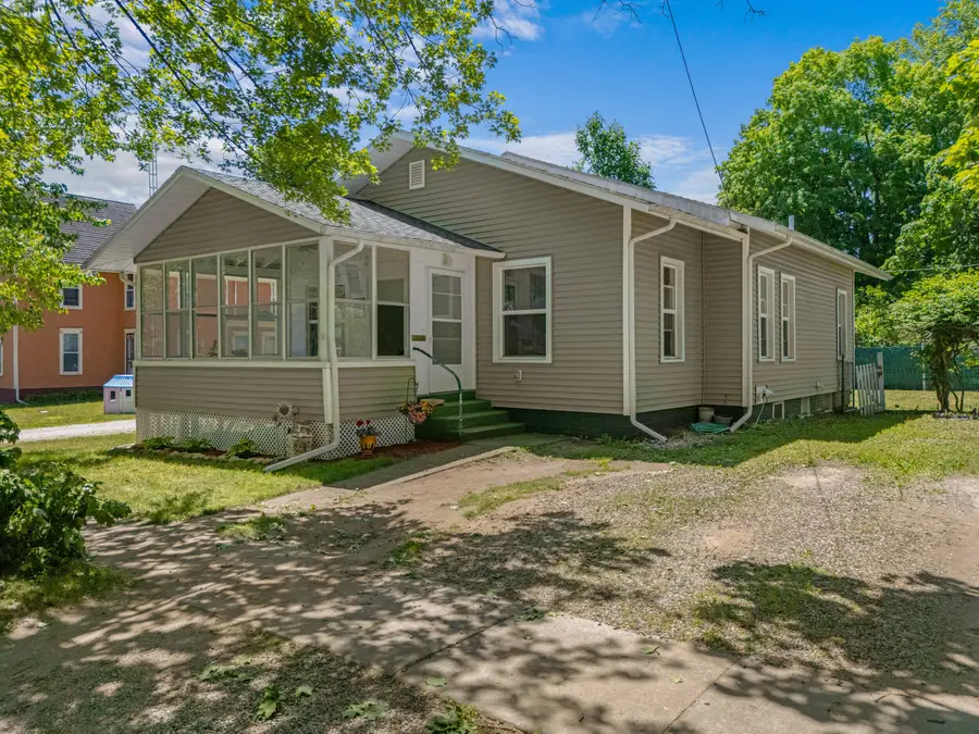 512 S Market Street, Hudson, MI 49247 - #2
