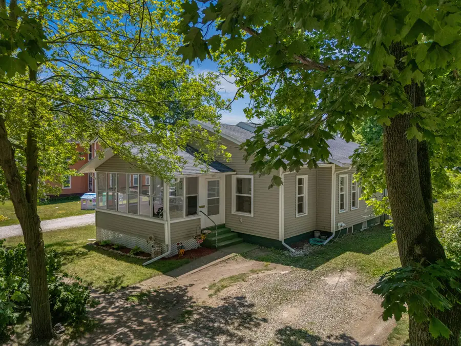 512 S Market Street, Hudson, MI 49247 - #3