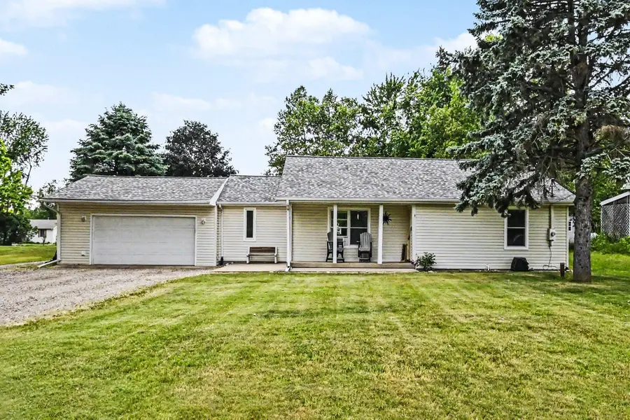 11332 Crestview Drive E, Cement City, MI 49233 - #2