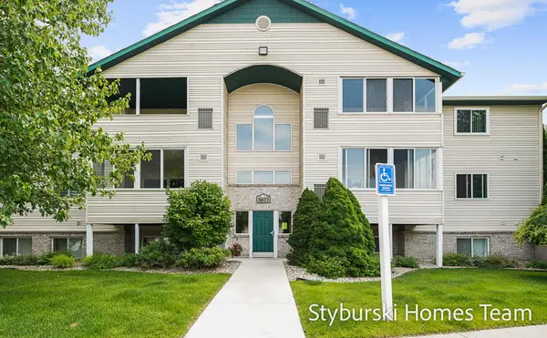 5877 Crosswinds Drive #31, Norton Shores, MI 49444