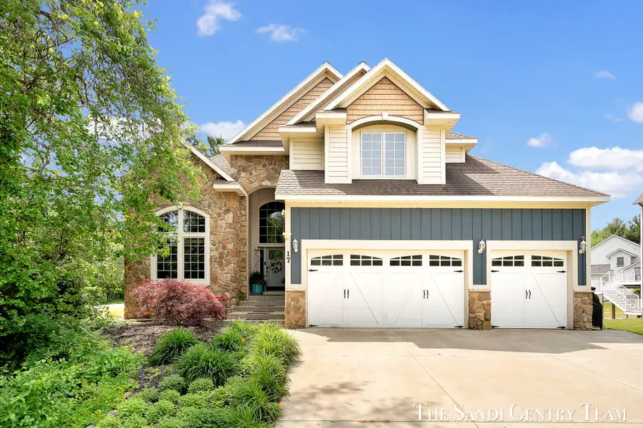 17 Boulder Drive, Norton Shores, MI 49444 - #2