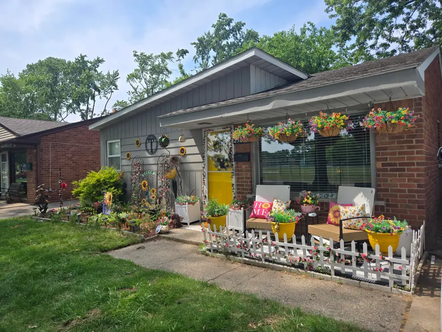25086 Annapolis Street, Dearborn Heights, MI 48125 - #2