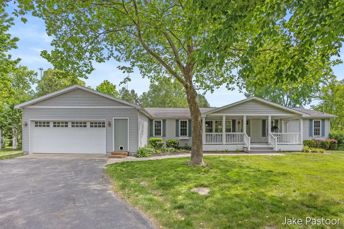 9951 10 Mile Road Ne, Rockford, MI 49341 - #1