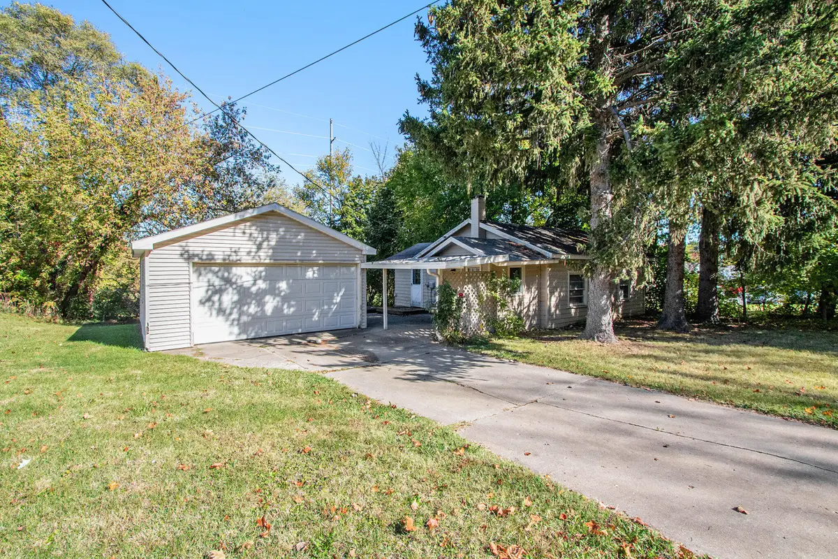 1005 E Front Street, Buchanan, MI 49107 - #1