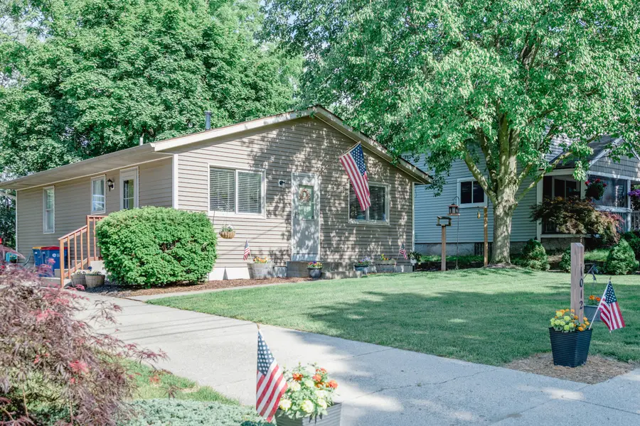 1012 Calvary Avenue Nw, Grand Rapids, MI 49504 - #2