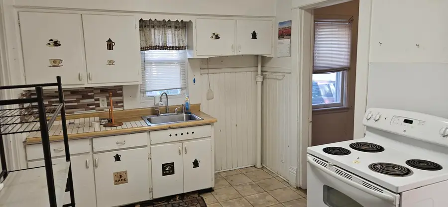 1111 E Stockbridge Avenue, Kalamazoo, MI 49001 - #2