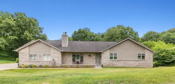 10862 Silver Lake Road, South Lyon, MI 48178