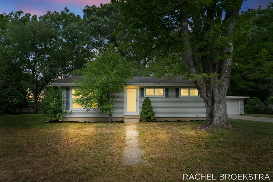 15703 Vineyard Drive, Spring Lake, MI 49456 - #2