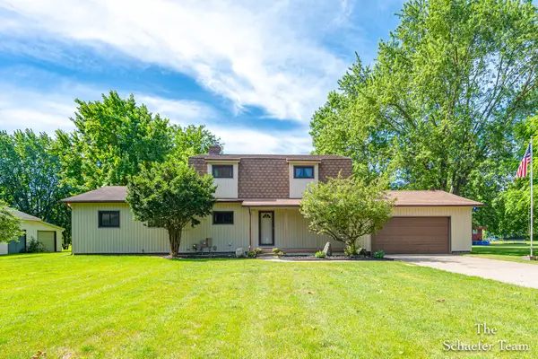 888 Bowes Road Se, Lowell, MI 49331
