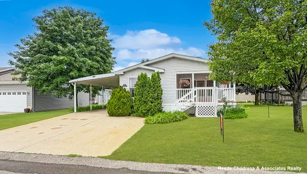 13797 Bluebell Lane, Cedar Springs, MI 49319