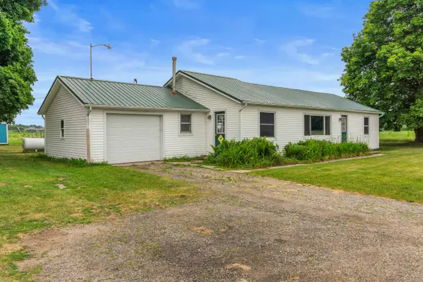 5651 W Chicago Road, Jonesville, MI 49250