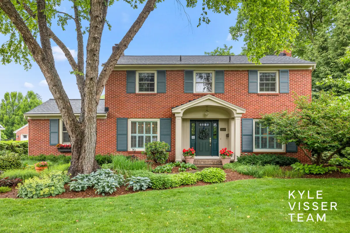 2547 Maplewood Drive Se, East Grand Rapids, MI 49506 - #1