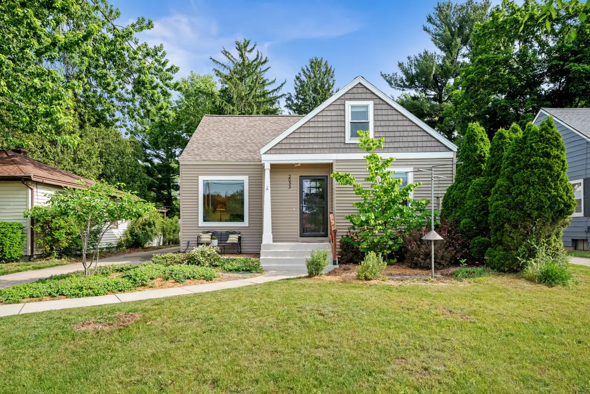 2053 Seventh Street Nw, Grand Rapids, MI 49504 - #1