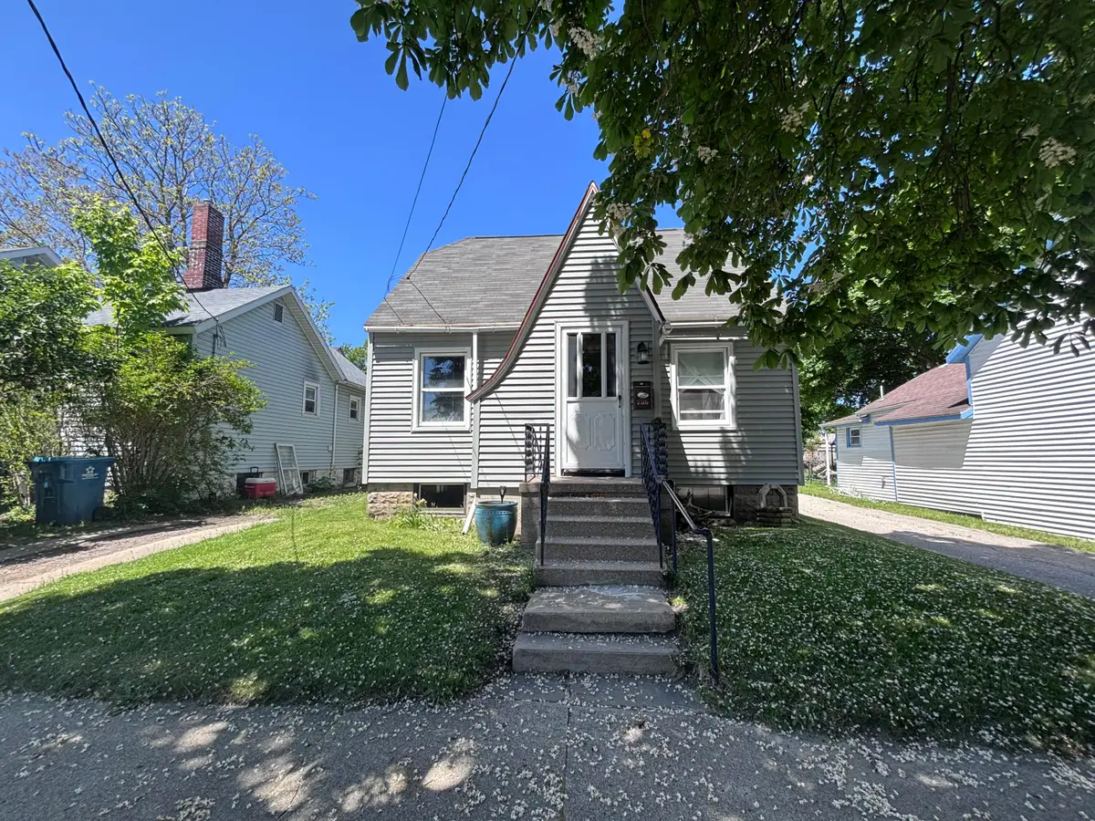 286 3rd Street, Manistee, MI 49660 - #1