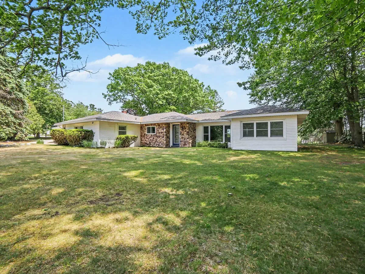 1358 N Lakeshore Drive, Ludington, MI 49431 - #1