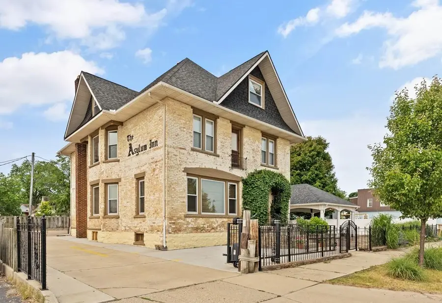 424 Huron Street, South Haven, MI 49090 - #3