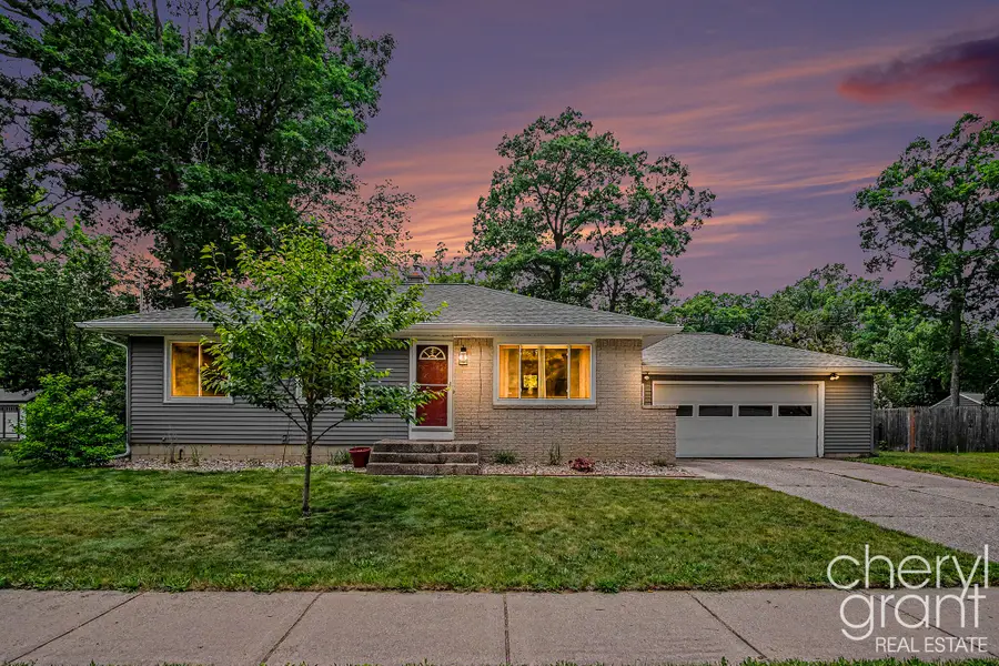 4631 Carrick Avenue Se, Grand Rapids, MI 49508 - #3
