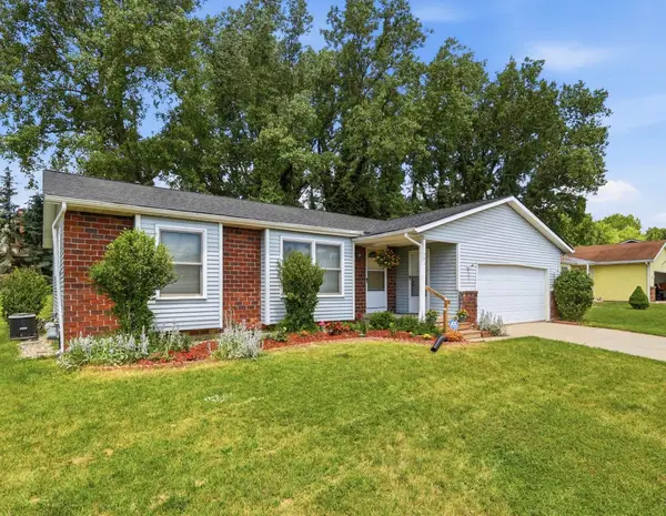 1821 32nd Street Se, Grand Rapids, MI 49508