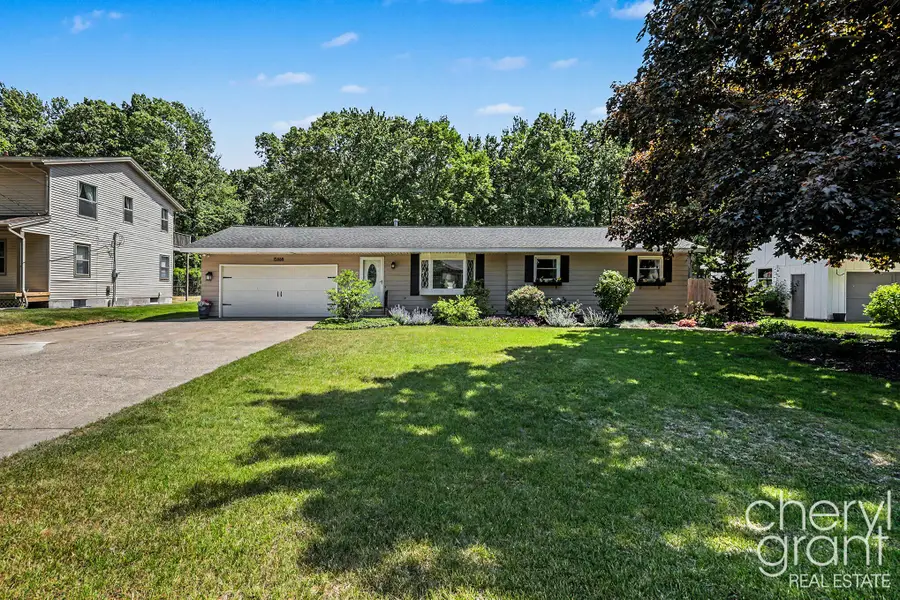 15888 Vinecrest Avenue, Spring Lake, MI 49456 - #2