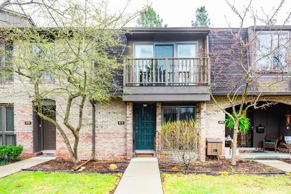 672 Greenhills Drive, Ann Arbor, MI 48105
