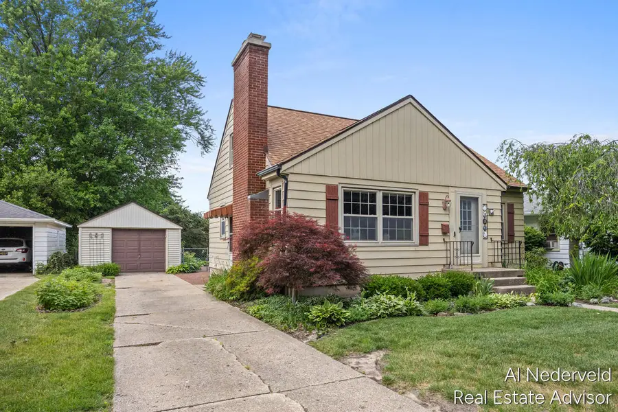 303 Wallinwood Avenue Ne, Grand Rapids, MI 49503 - #2