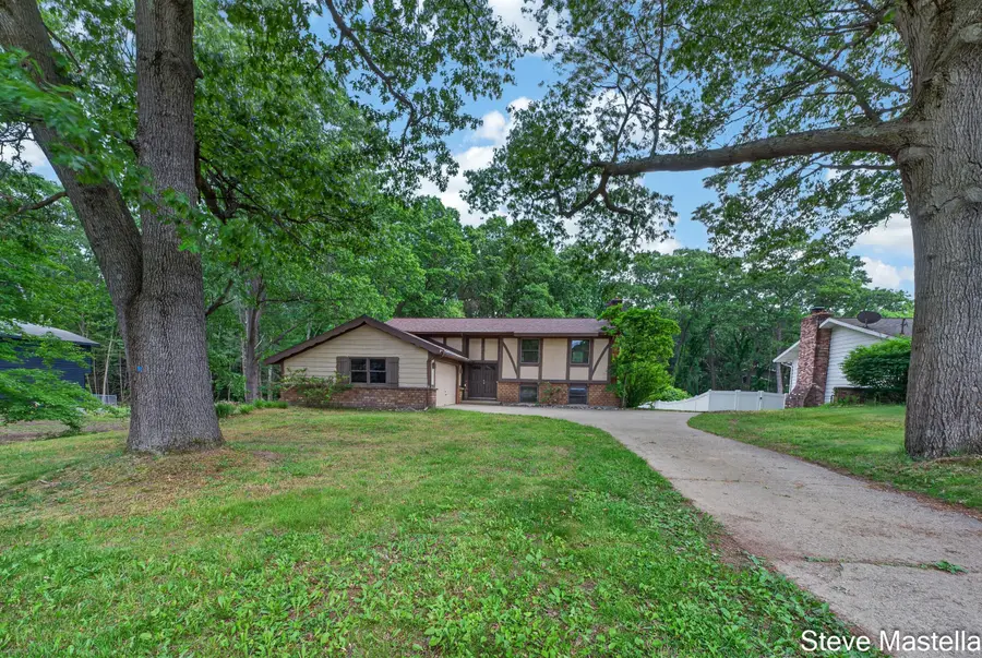 18746 N Fruitport Road, Spring Lake, MI 49456 - #2