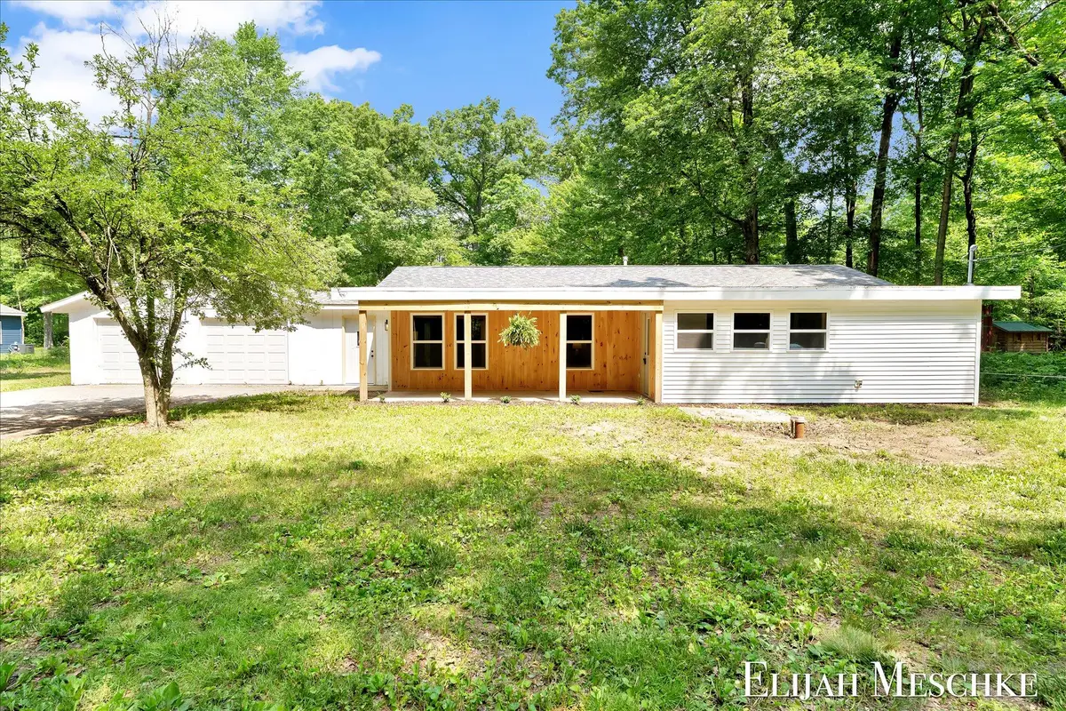 8938 Mackinaw Trail Drive, Howard City, MI 49329 - #1