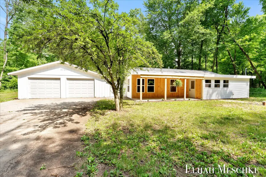 8938 Mackinaw Trail Drive, Howard City, MI 49329 - #2