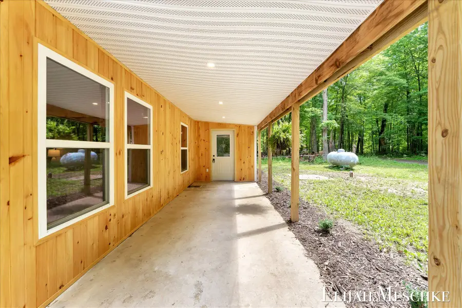 8938 Mackinaw Trail Drive, Howard City, MI 49329 - #3