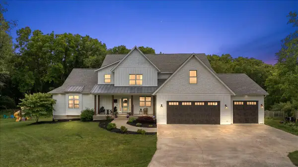 7654 Burrstone Drive Se, Caledonia, MI 49316