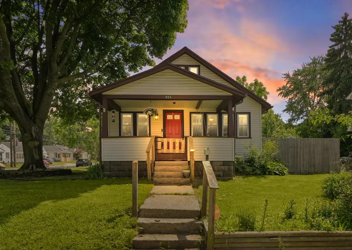 924 Spencer Street Ne, Grand Rapids, MI 49505 - #1